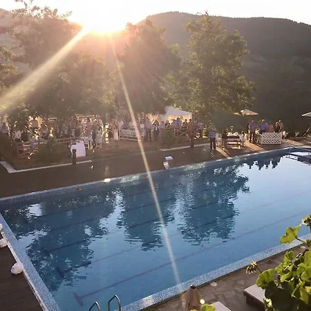 Mountain View Complex 2*